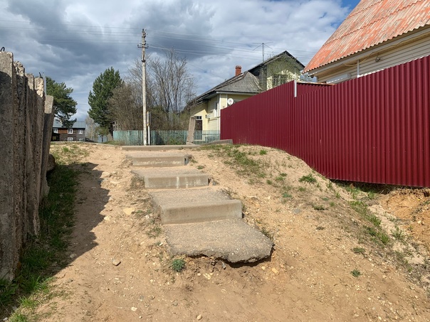 Пешеходная дорожка с ул. Октябрьская на ул. Пионерская в Тарногском Городке будет обустроен в летний период.