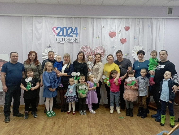 В этом году многодетным семьям увеличены размеры ежегодных компенсаций на приобретение сжиженного газа и дров. В этом году многодетным семьям увеличены размеры ежегодных компенсаций на приобретение сжиженного газа и дров.